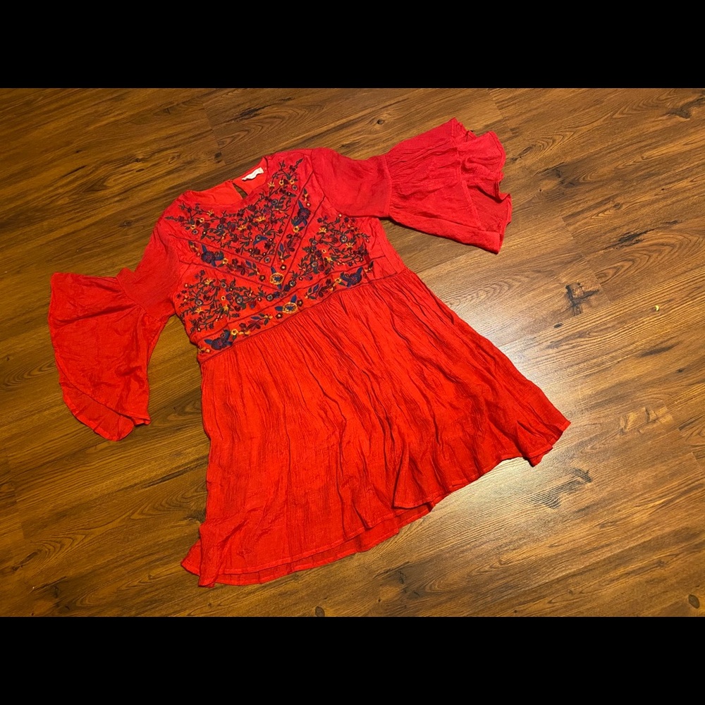 - Beautiful Boho embroidered dress- Excellent cond